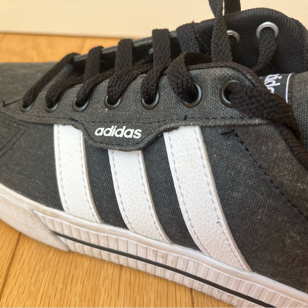 Men’s Adidas Daily 3.0 Shoes - Dark Gray - Size 9 - Picture 5 of 9